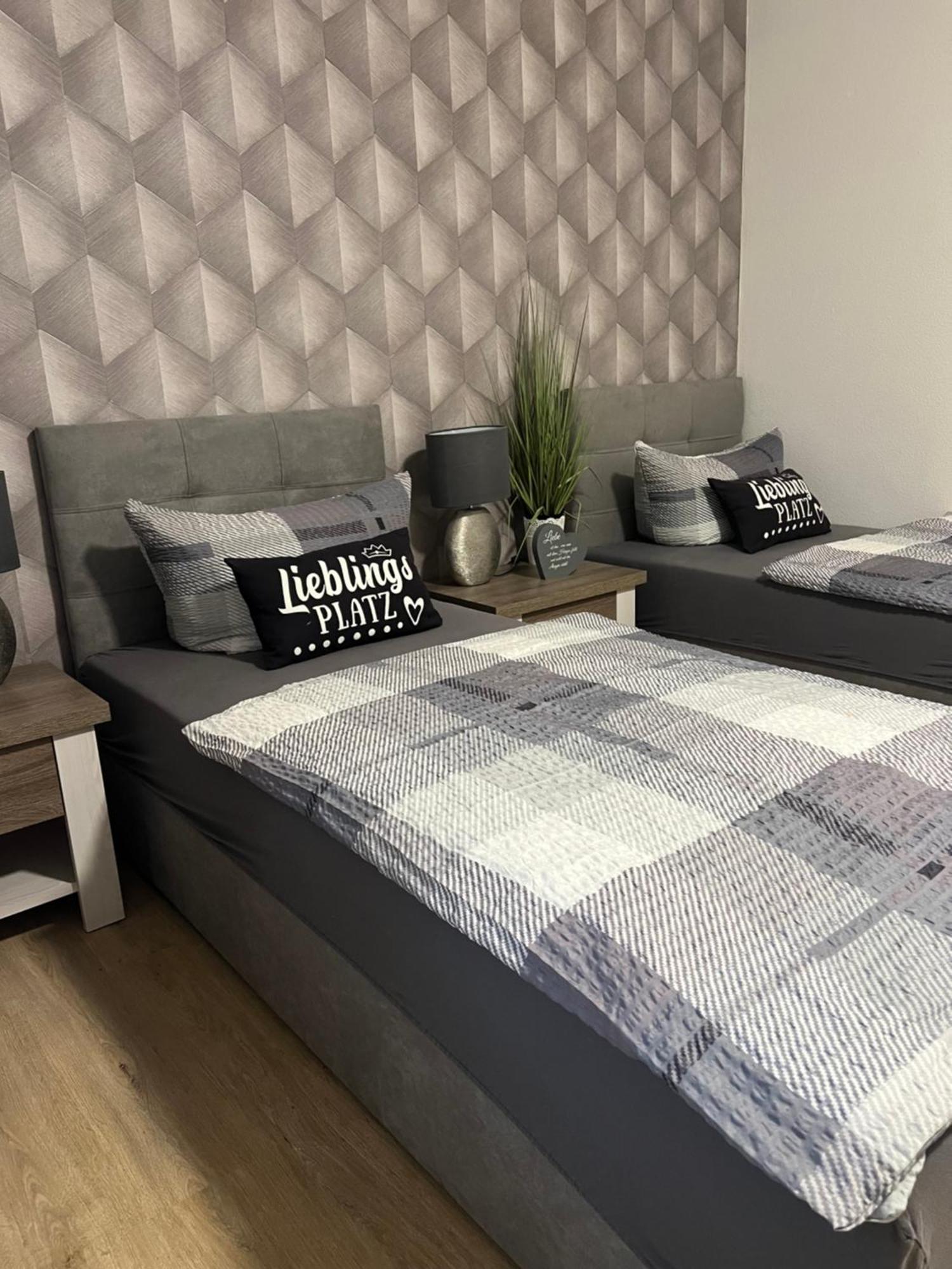 Ferienwohnung Viktoria Gotha Bagian luar foto